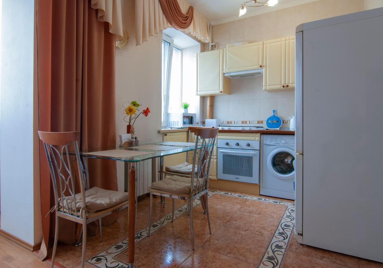 Home Hotel Apartments On Khreshchatyk Area Kiev Extérieur photo
