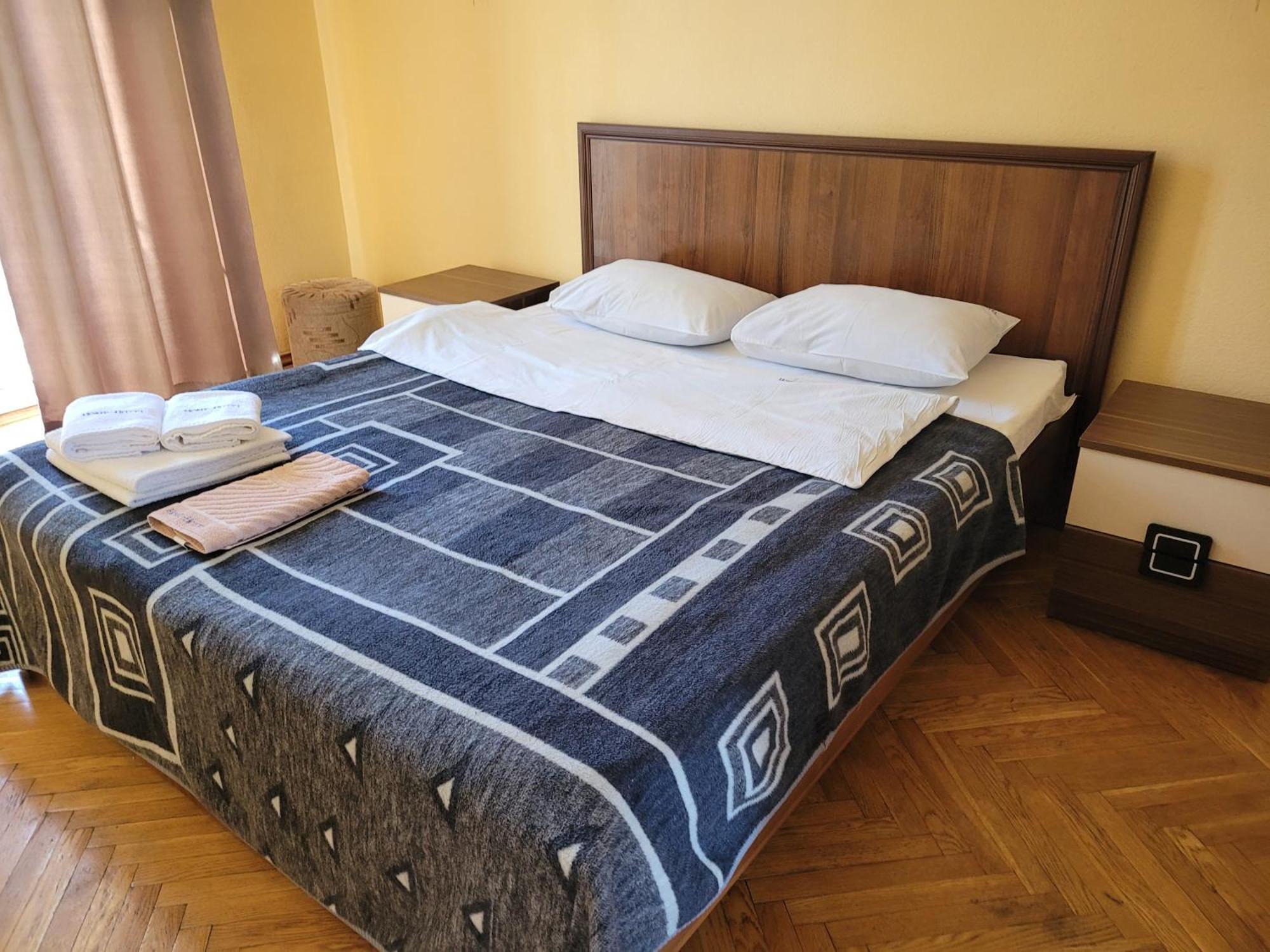 Home Hotel Apartments On Khreshchatyk Area Kiev Extérieur photo