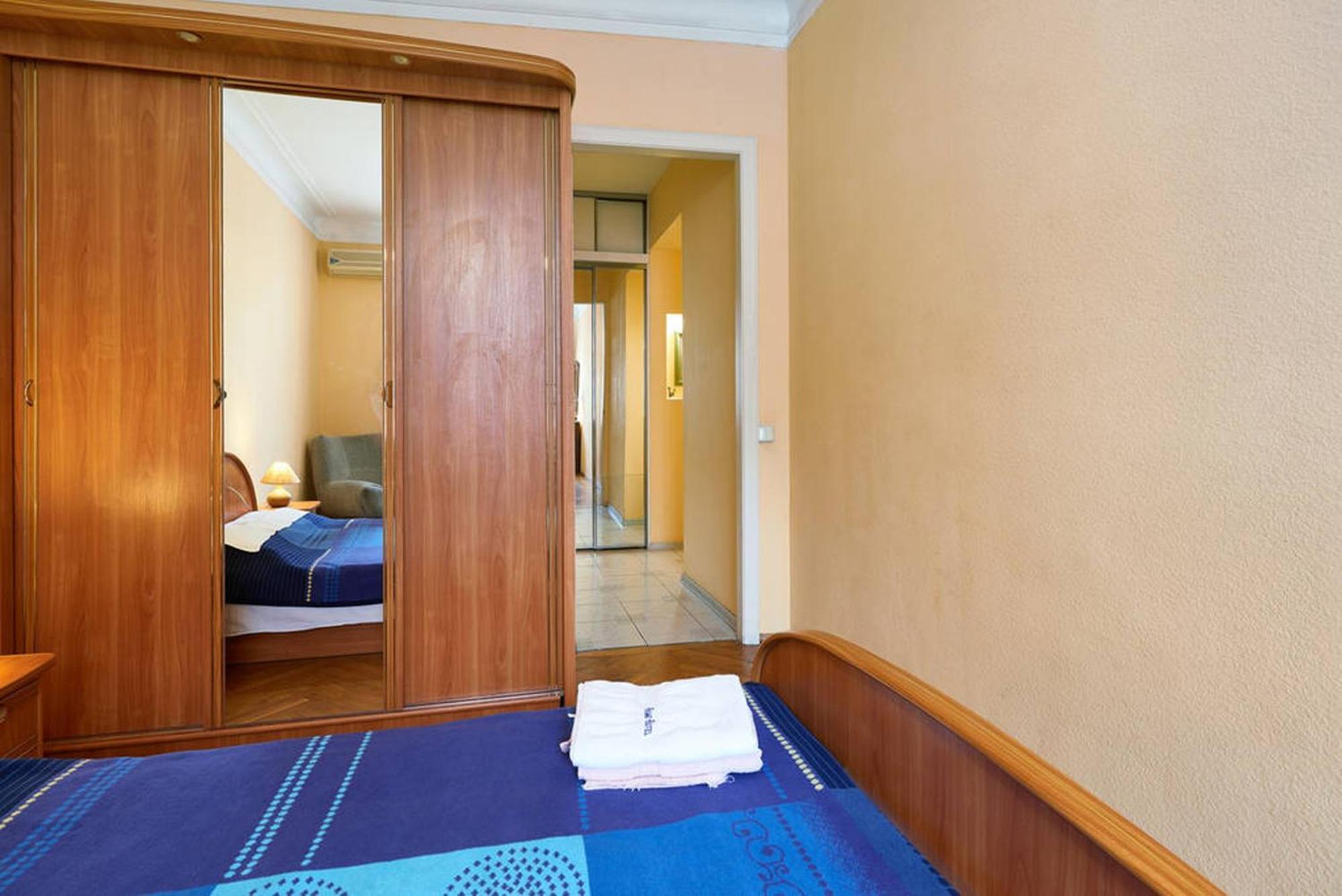 Home Hotel Apartments On Khreshchatyk Area Kiev Extérieur photo