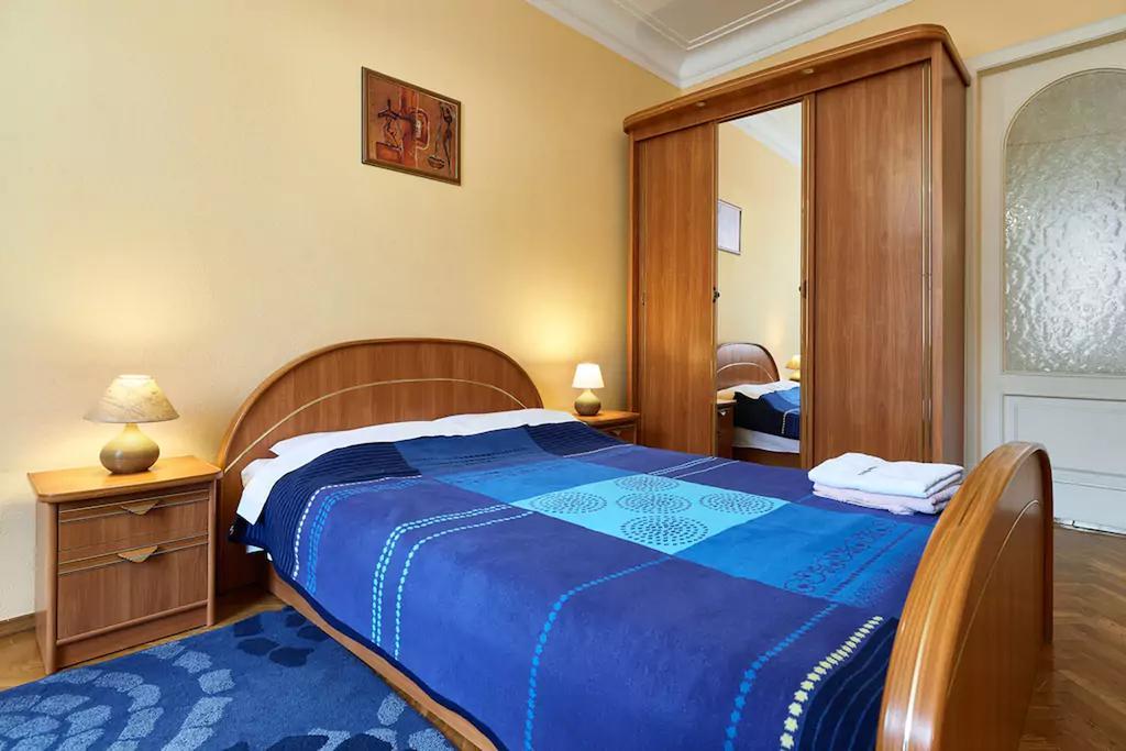 Home Hotel Apartments On Khreshchatyk Area Kiev Extérieur photo