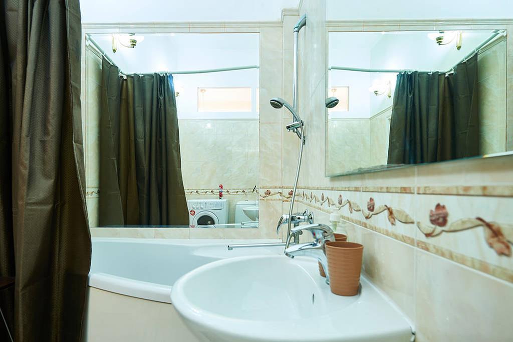 Home Hotel Apartments On Khreshchatyk Area Kiev Extérieur photo