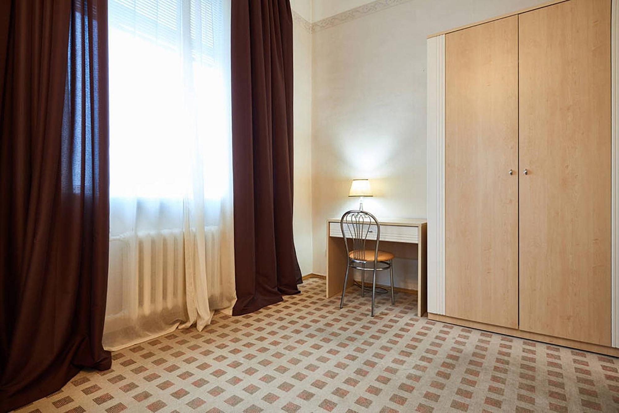 Home Hotel Apartments On Khreshchatyk Area Kiev Extérieur photo