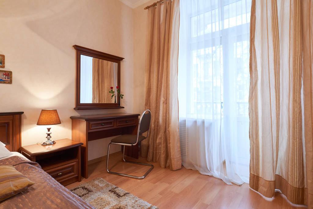 Home Hotel Apartments On Khreshchatyk Area Kiev Extérieur photo