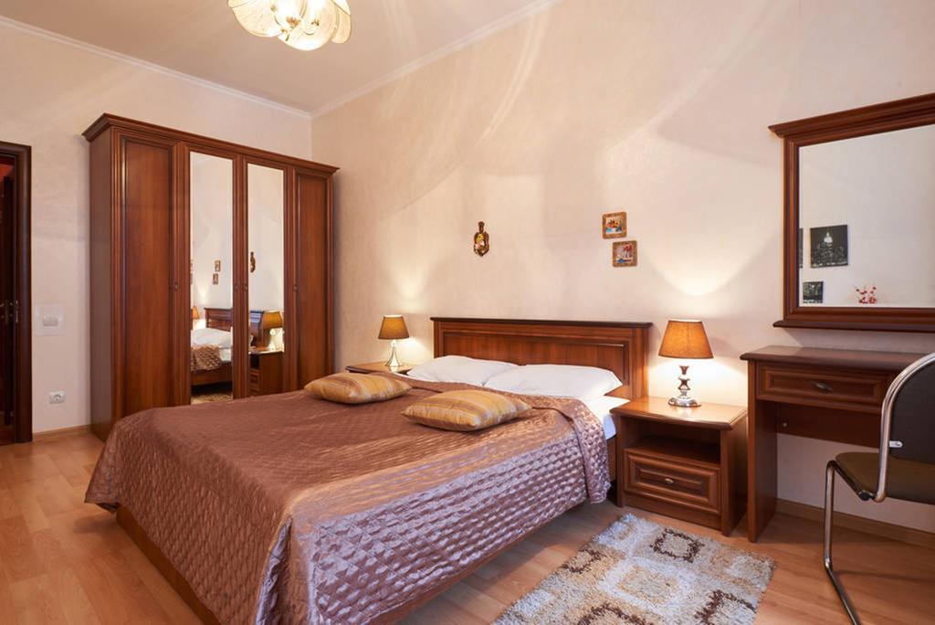 Home Hotel Apartments On Khreshchatyk Area Kiev Extérieur photo