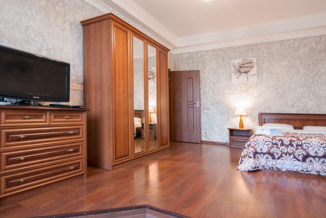 Home Hotel Apartments On Khreshchatyk Area Kiev Extérieur photo